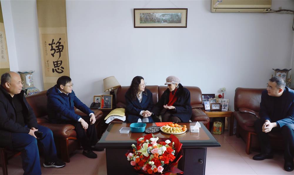 歲寒情深，新春送暖！ 濟南產發集團黨委書記、董事長黃蓓走訪慰問離退休老干部